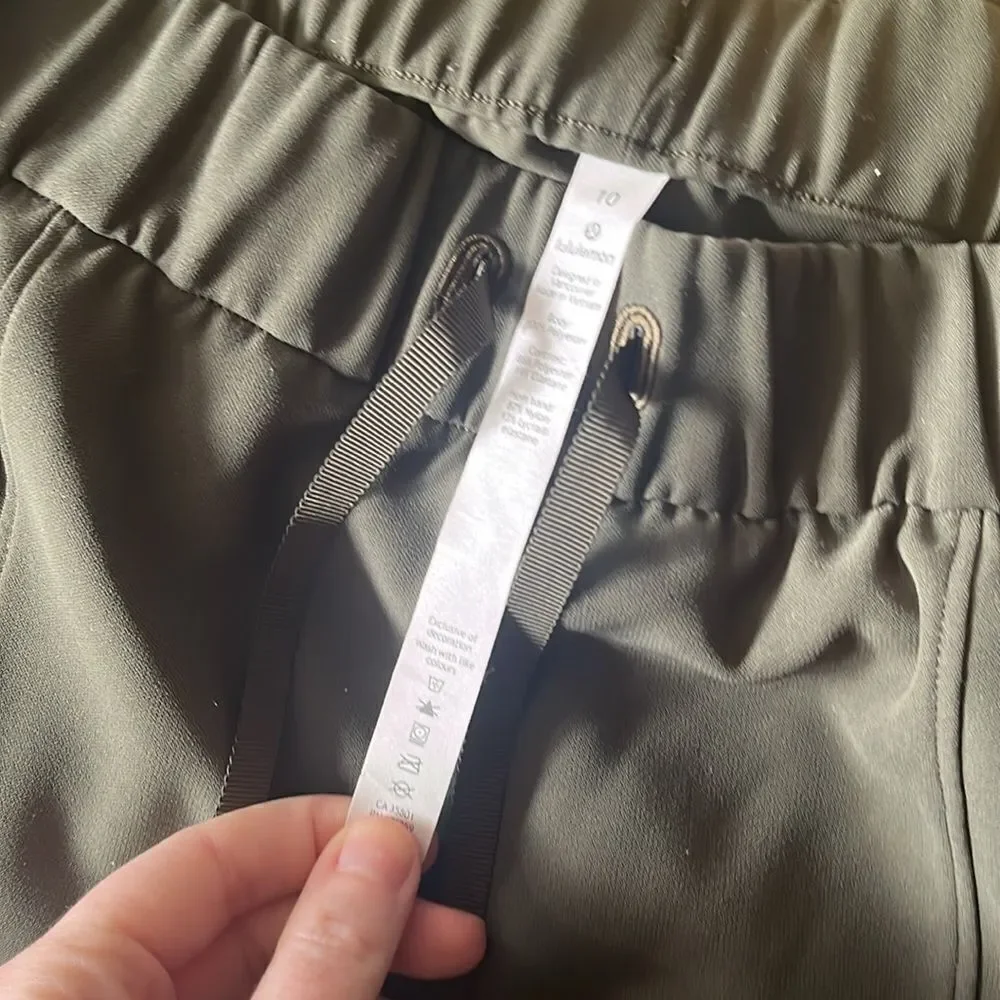 LULULEMON ATHLETICA ON THE RIGHT TRACK PANTS SIZE 10
